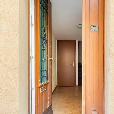 Terratetto In Centro Con Parcheggio アパート *