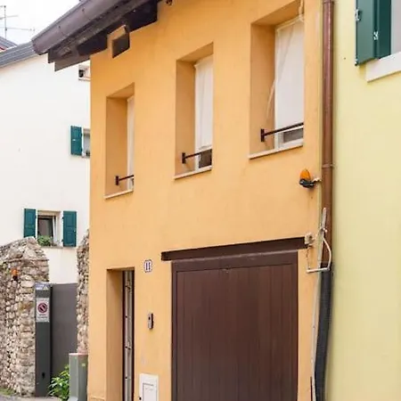 Terratetto In Centro Con Parcheggio